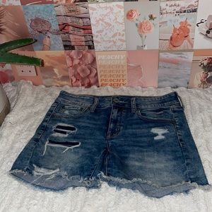 These are picture perfect, trendy shorts, do I really need to say more? 😁😁